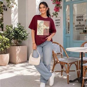 Minimal Line Art Face Graphic T-Shirt